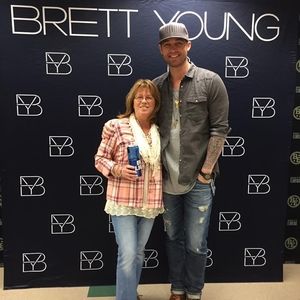 Meet your Posher, Candice